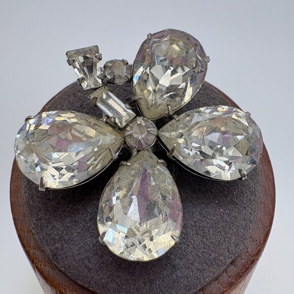 VTG Silver Tone White Crystal Four Leaf Clover Brooch Size 1.25" Length - Picture 5 of 10